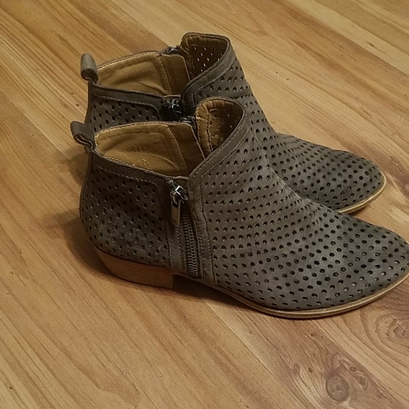 Booties - Picture 4 of 4